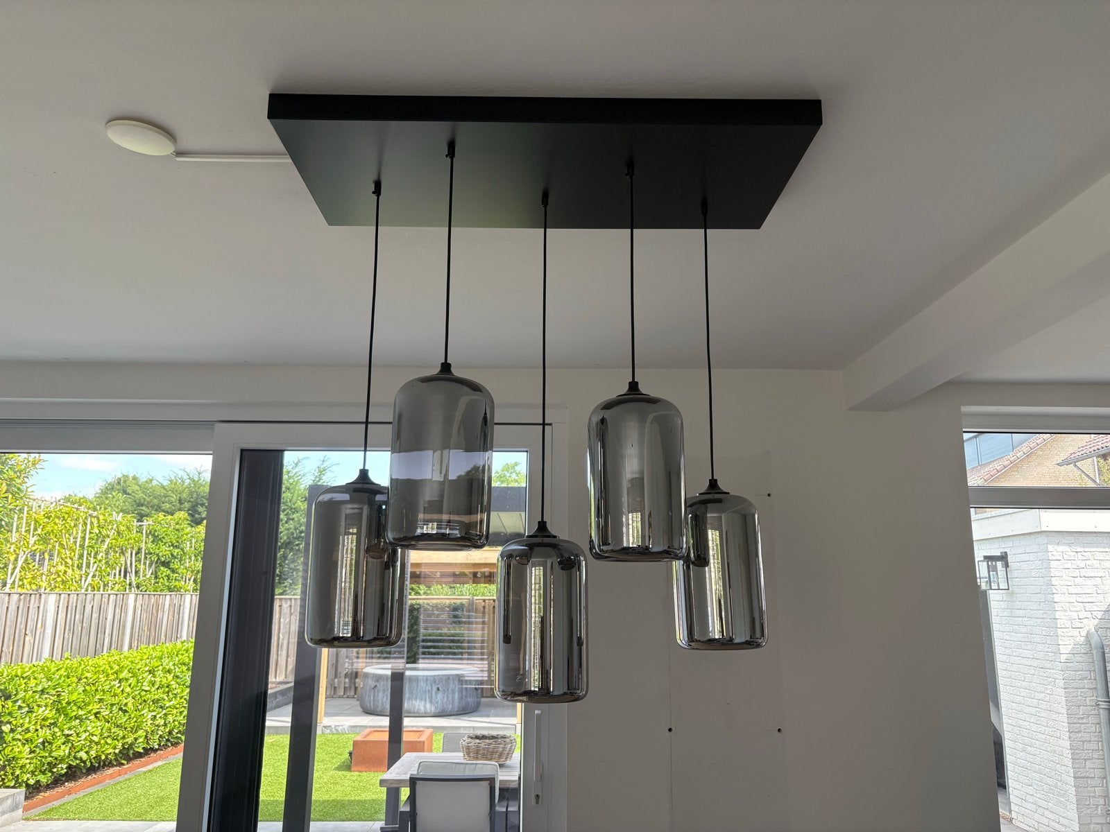 By Eve hanglamp met 5 rookglazen kappen, Huis en Inrichting, Lampen | Hanglampen, Ophalen, Zo goed als nieuw, Glas, E27 (groot)