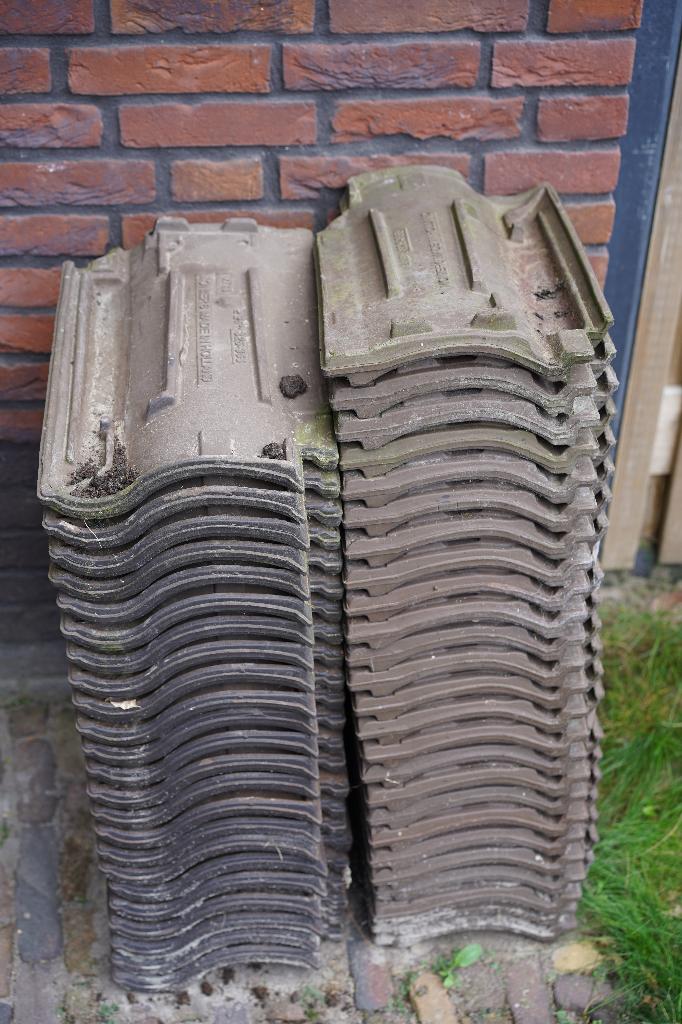 Dakpannen Monier6, Doe-het-zelf en Verbouw, Dakpannen en Dakbedekking, Steen of Klei, Zwart, 5 tot 10 m², Zo goed als nieuw