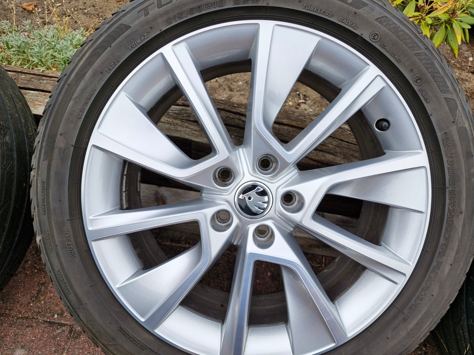 18 inch Velgen Skoda Karoq, Auto-onderdelen, Banden en Velgen, Ophalen, 18 inch, 215 mm, Banden en Velgen