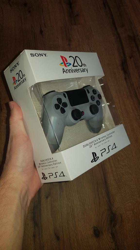 DualShock 4 - 20th Anniversary Edition, Spelcomputers en Games, Games | Sony PlayStation 4, Nieuw, Vanaf 3 jaar, Ophalen of Verzenden