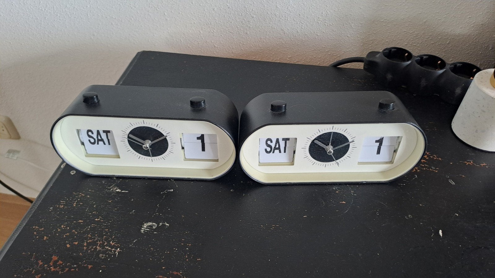 Wekker op batterij 2 stuks, Ophalen, Gebruikt