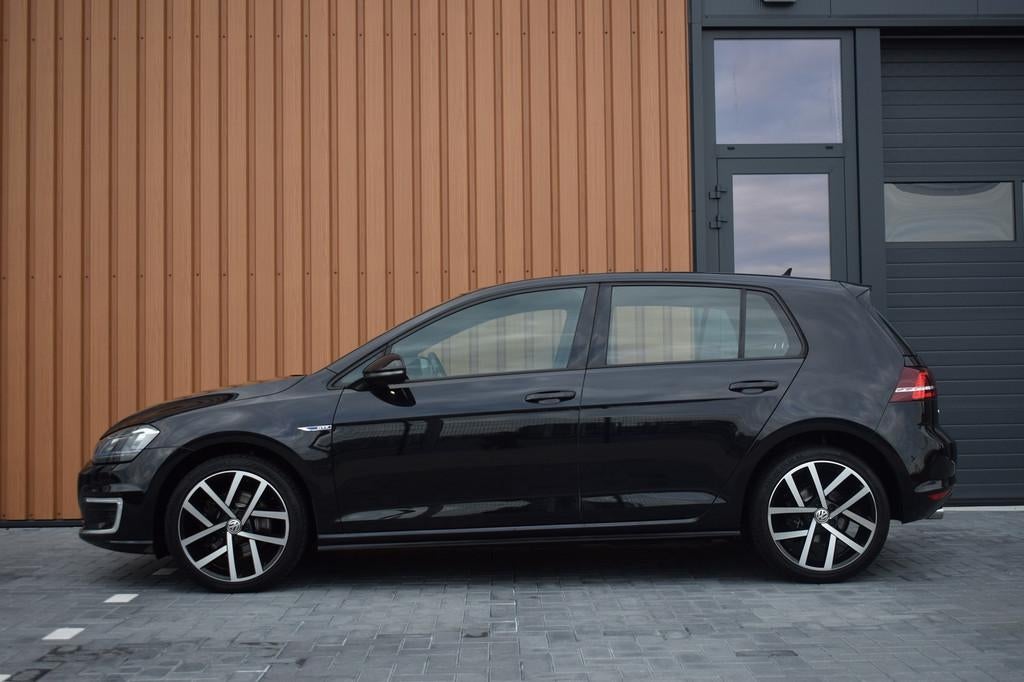Volkswagen Golf GTE 1.4 TSI DSG | Trekhaak | 18" | PDC, Stof, Gebruikt, 4 cilinders, 150 pk
