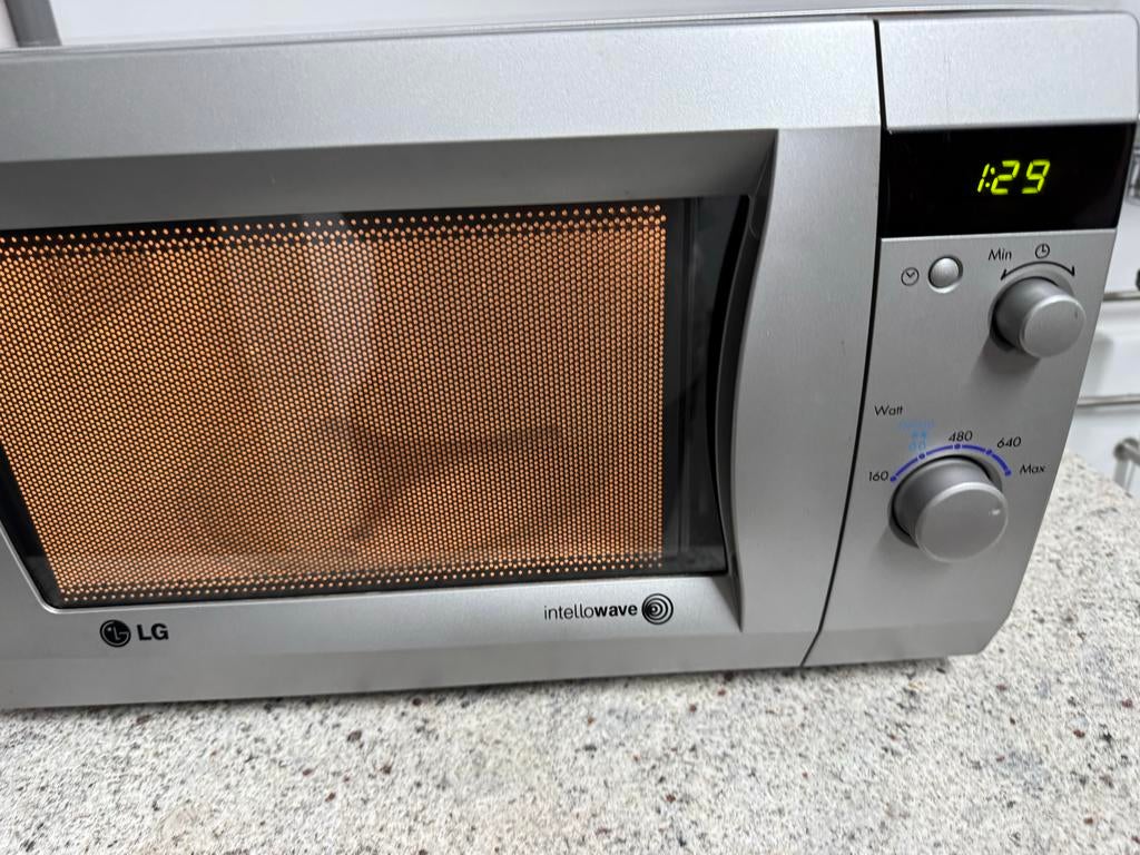 Magnetron zo goed als nieuw, Ophalen, Gebruikt, Grill, Magnetron