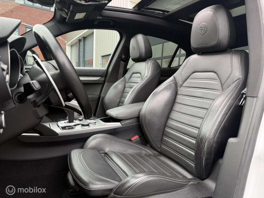 Alfa Romeo Stelvio 2.0 T AWD Sprint Panodak Leer Navi Carpla, Auto's, Alfa Romeo, Automaat, 1995 cc, Zwart, 4 cilinders