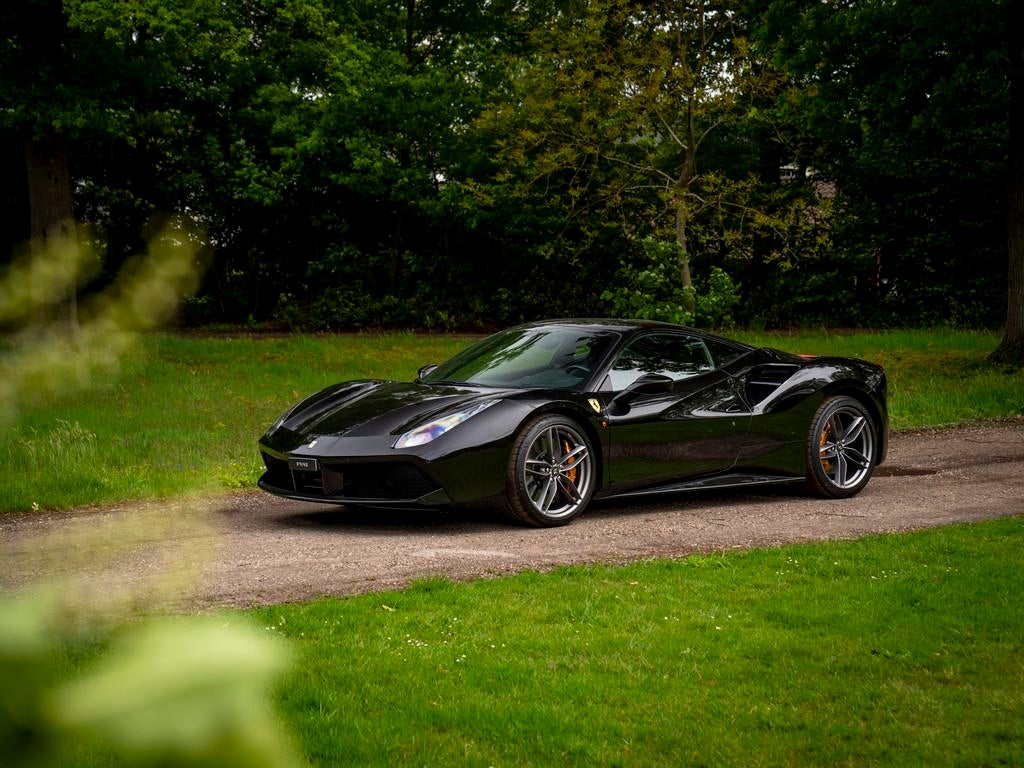 Ferrari 488 3.9 GTB HELE | Veel carbon! | Front-lift | JBL |, Auto's, Automaat, Gebruikt, Automatische klimaatregeling, Zwart