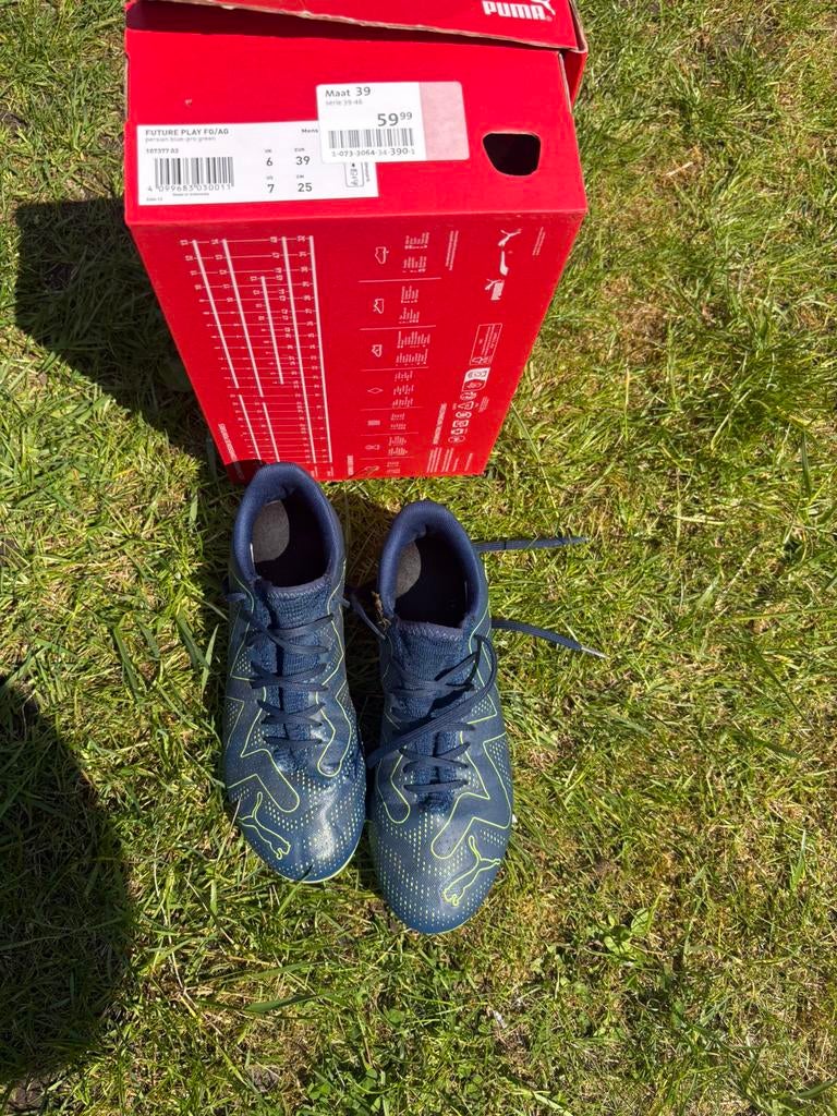 Puma voetbalschoenen maat 39, Sport en Fitness, Voetbal, Gebruikt, Maat XS of kleiner, Schoenen, Ophalen of Verzenden