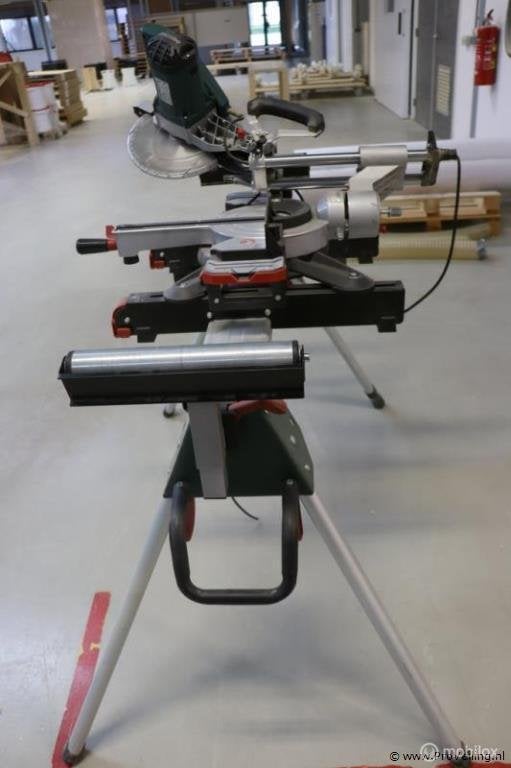 Online Veiling: Metabo Kap- en verstekzaag KGS 254 M, Gebruikt