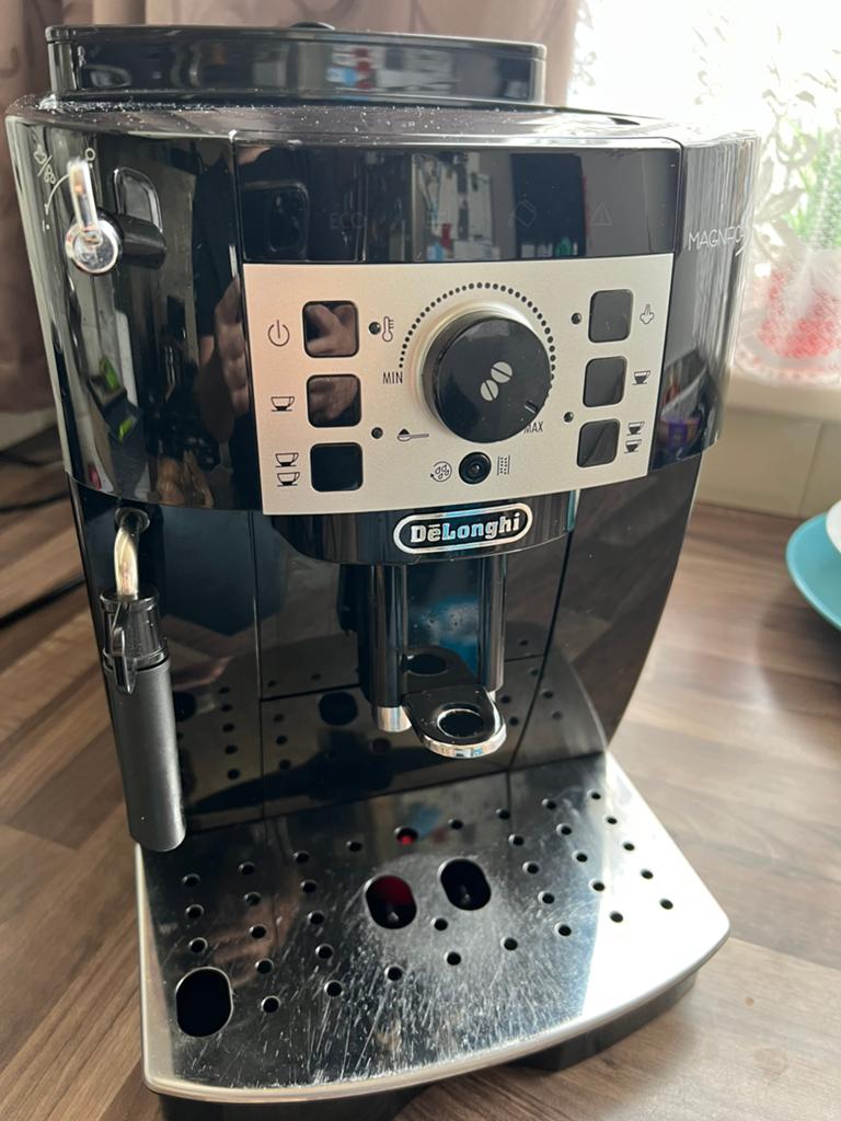Bonen automaat, Witgoed en Apparatuur, Koffiezetapparaten, 10 kopjes of meer, Ophalen, Gebruikt, Koffiemachine