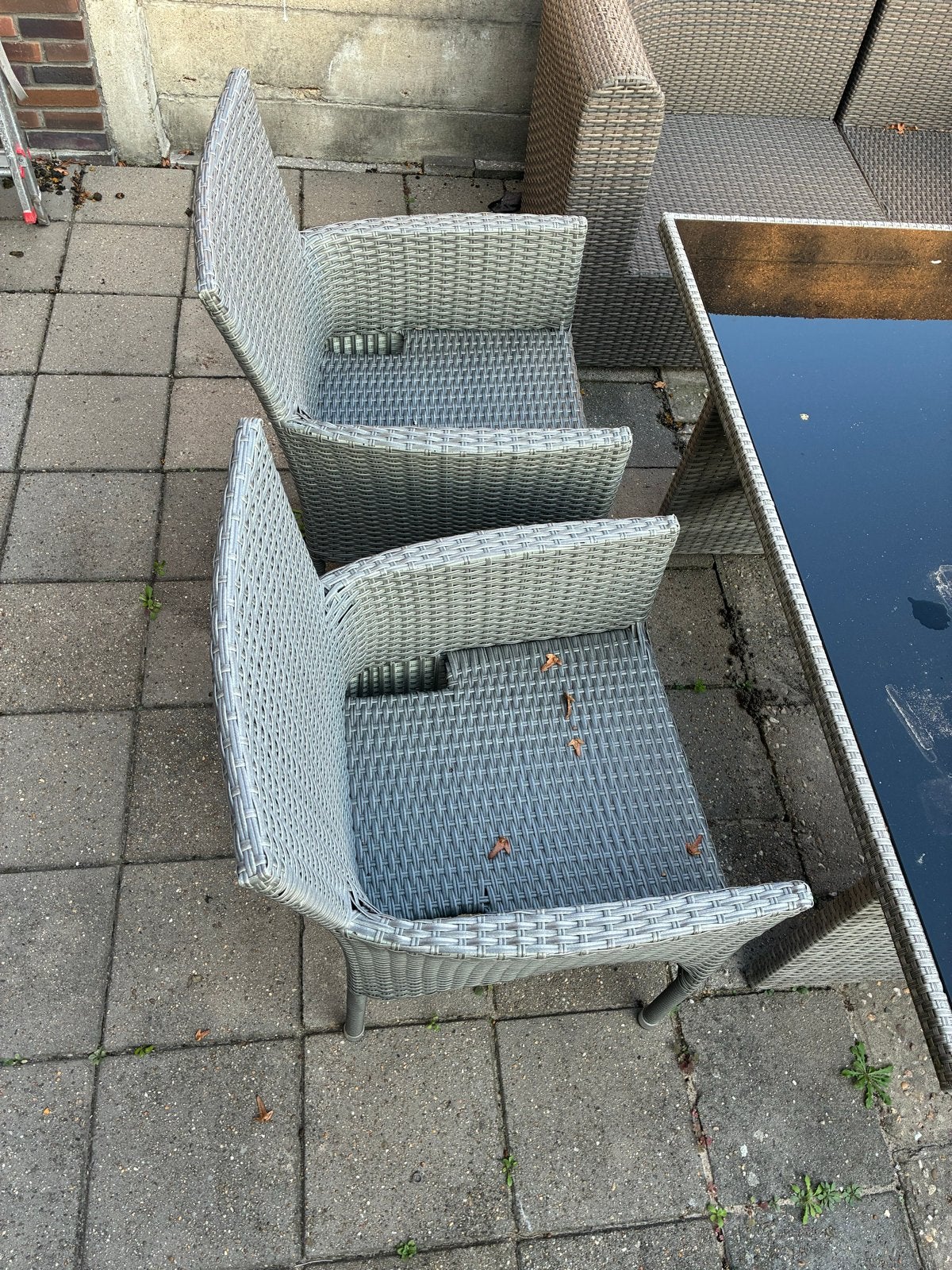 Foto 2 van Complete Wicker Loungeset met Kussens en Tafel