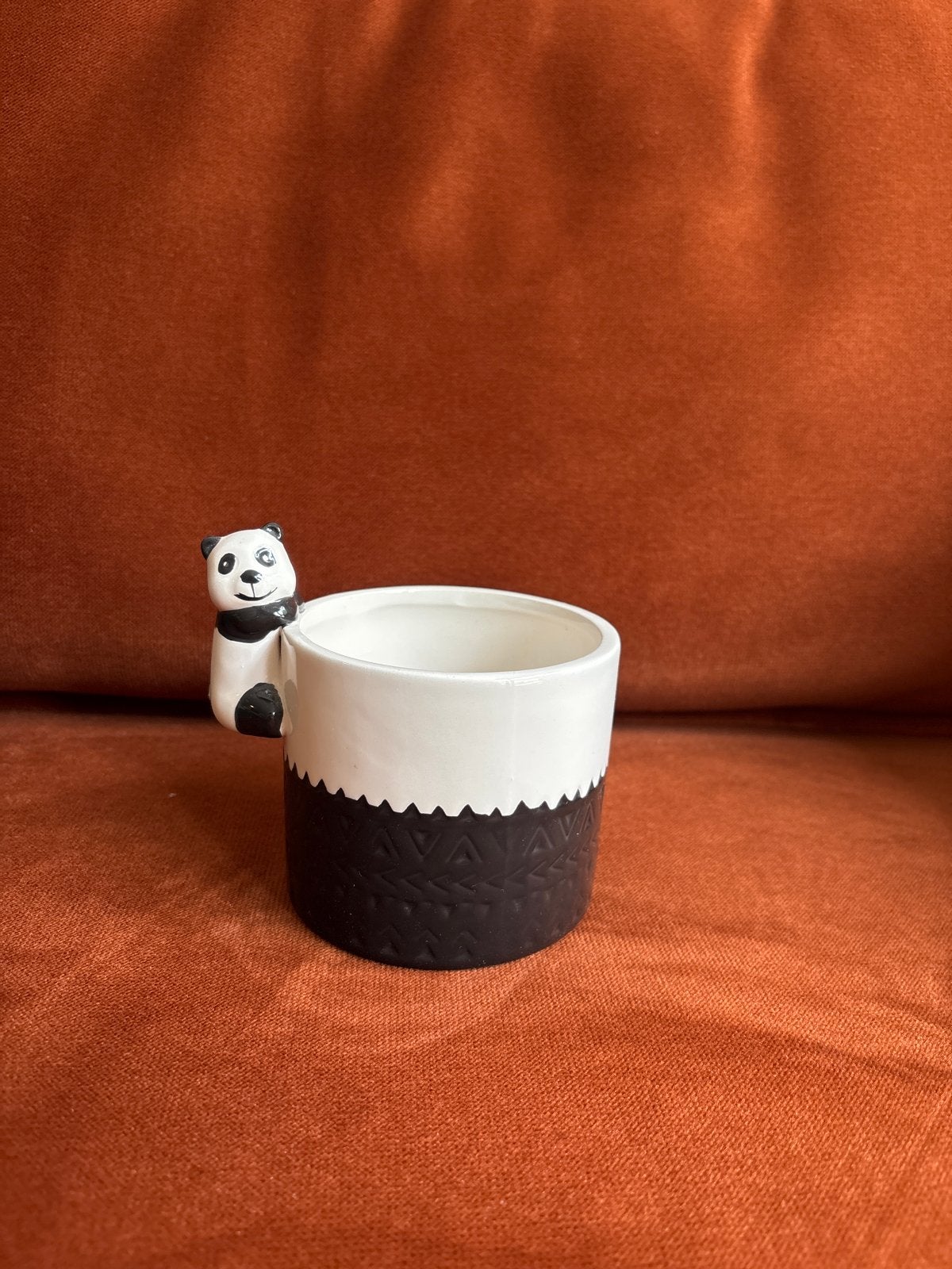 Kleine zwart/witte bloempot met panda - Intratuin, Ophalen, Rond, Binnen, Zo goed als nieuw