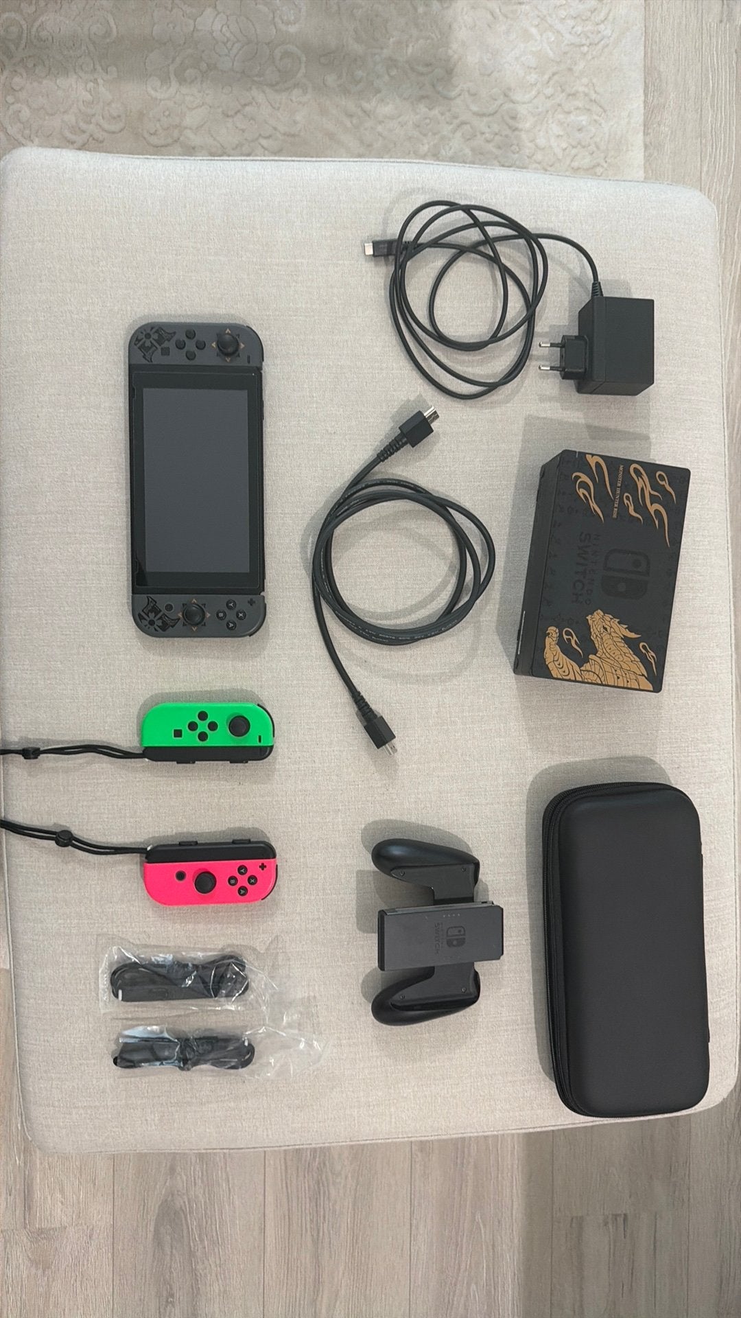 Nintendo switch met accessoires + Zelda Breath of the wild, Spelcomputers en Games, Ophalen of Verzenden, Zo goed als nieuw, Met 1 controller
