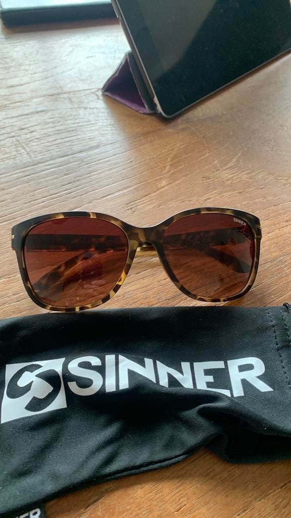 Sinner zonnebril,10 euro, Overige merken, Gebruikt, Zonnebril, Overige kleuren