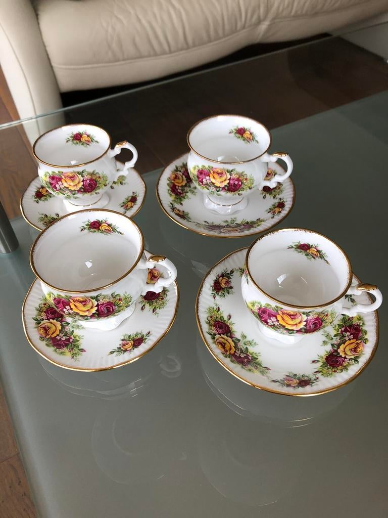 Set kop en schotels van Elizabethan staffordshire, Ophalen