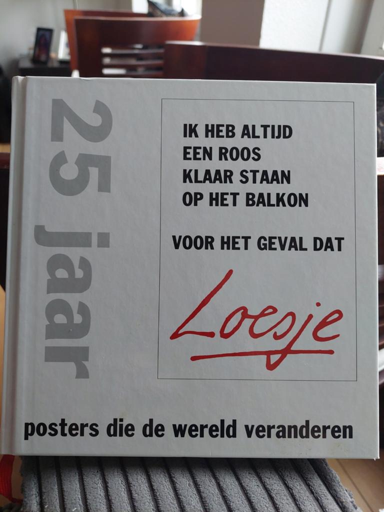 Loesje: 25 jaar posters die de wereld veranderen, Boeken, Ophalen of Verzenden, Zo goed als nieuw, Loesje, Nederland