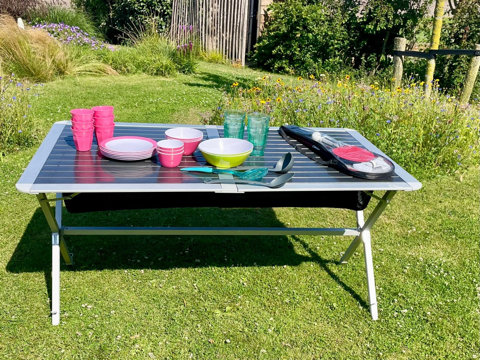 DEFA camping tafel incl. camping servies, Caravans en Kamperen, Ophalen, Gebruikt, Campingtafel