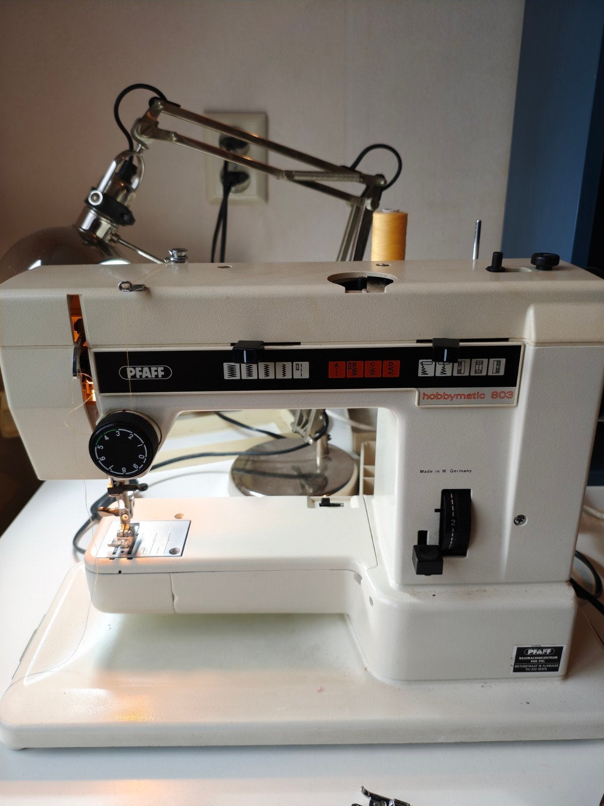 Pfaff naaimachine voor reparatie, Ophalen