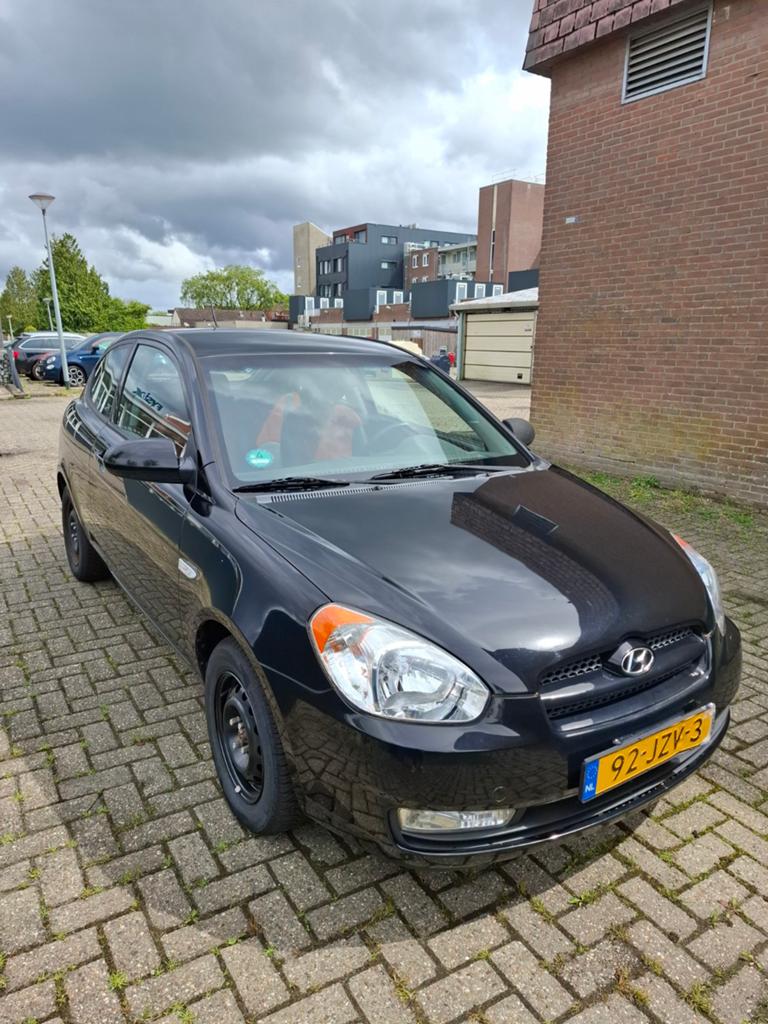 Hyundai Accent 1.4 3DRS 2009 Zwart, Auto's, Hyundai, Particulier, Accent, Benzine, C, Hatchback, Handgeschakeld, Origineel Nederlands