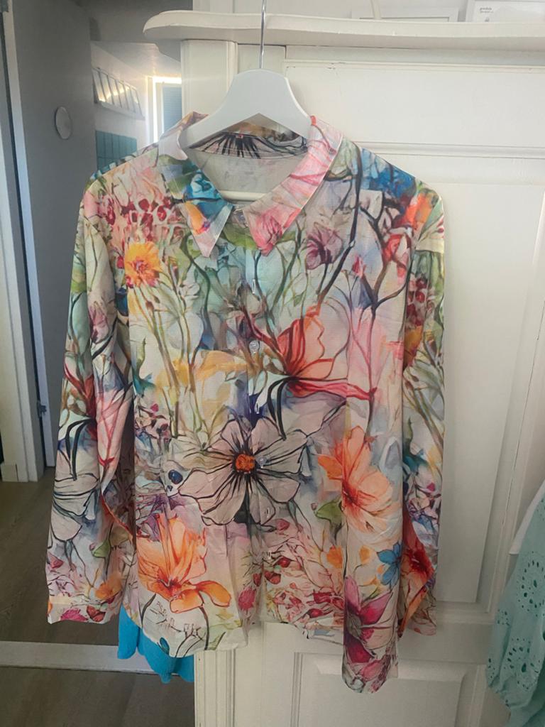 Kleurrijke blouse met bloemenprint, Kleding | Dames, Ophalen of Verzenden, Nieuw, Maat 42/44 (L), Overige kleuren