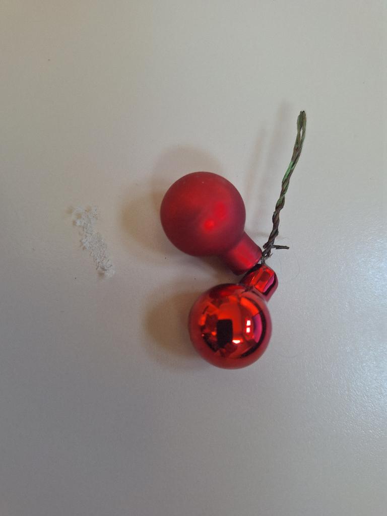 kleine kerstballetjes voor bloemschik, Ophalen of Verzenden, Zo goed als nieuw, Knutselmateriaal