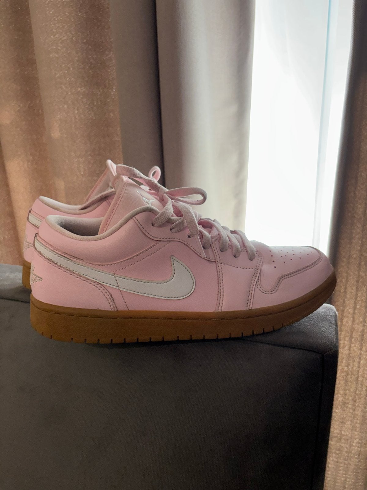 Nike Air Jordan 1 Low Arctic Pink Gum, Ophalen, Gedragen, Roze, Sneakers of Gympen