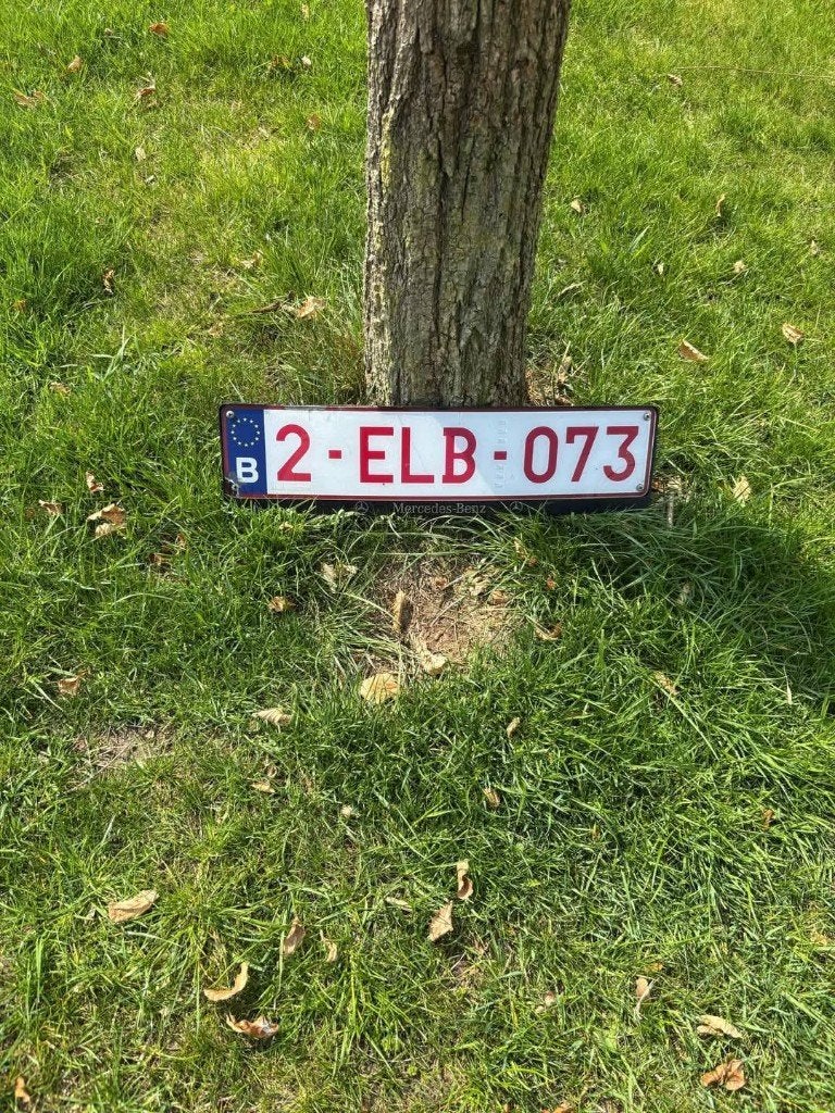 Belgische en franse nummerplaten gezocht, Ophalen