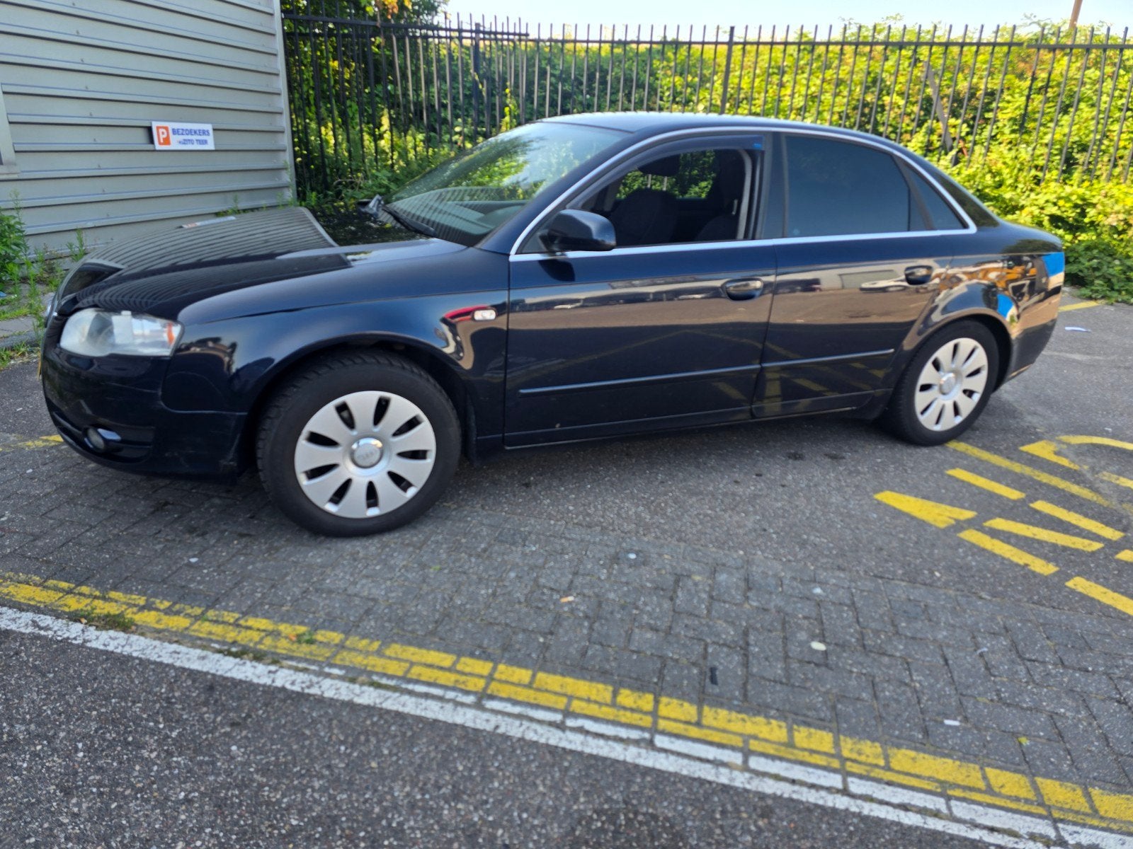 Netjes onderhouden Audi A4 2.0 (2006) - nieuwe Apk, Auto's, Blauw, 10 km/l, Sedan, Geïmporteerd