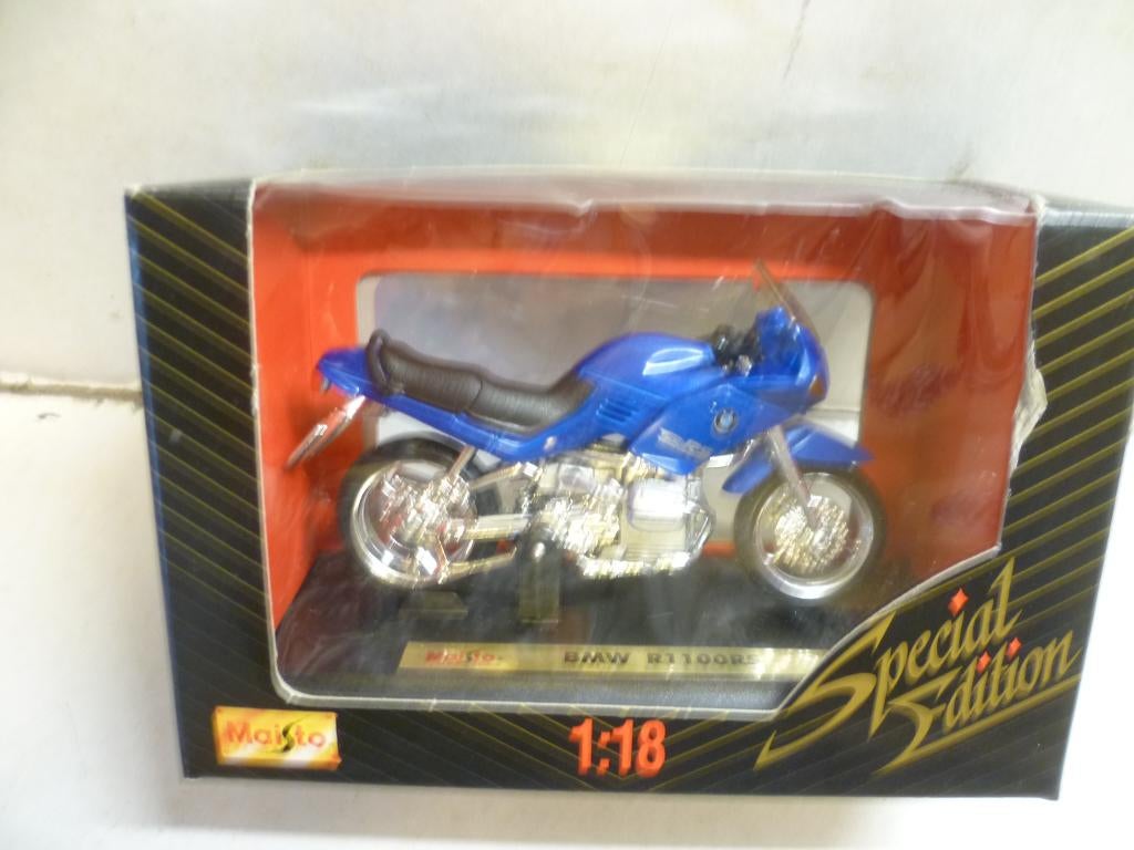 Maisto Motor BMW R11OORS 1:18 schaalmodel in doos., Ophalen of Verzenden, Nieuw, Motor, Maisto
