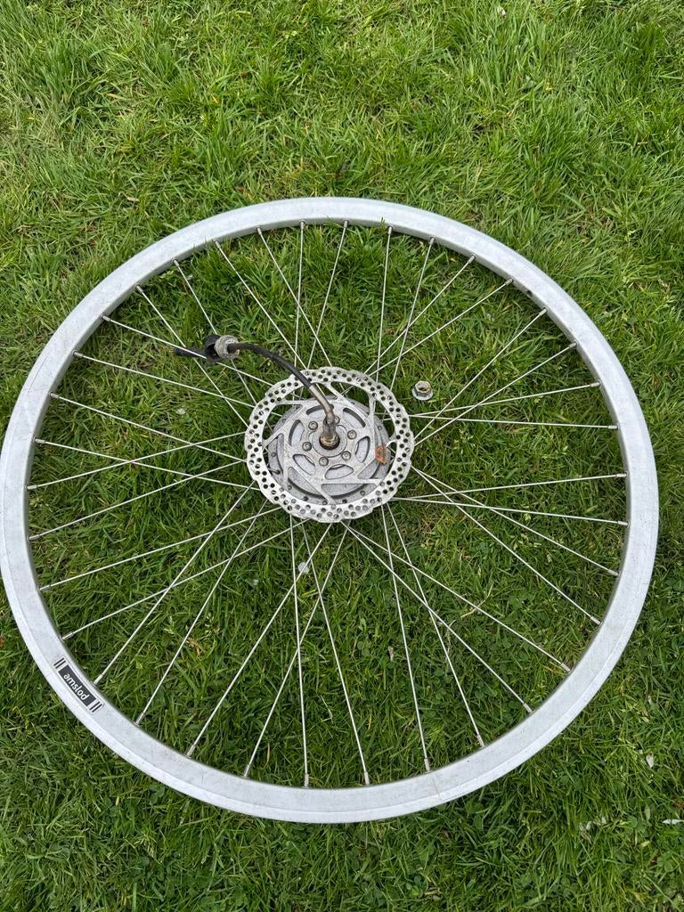 Amslod Hamilton voorwiel met motor 28 inch (mist 1 moer), Ophalen of Verzenden, Gebruikt, Elektrische fiets, Wiel