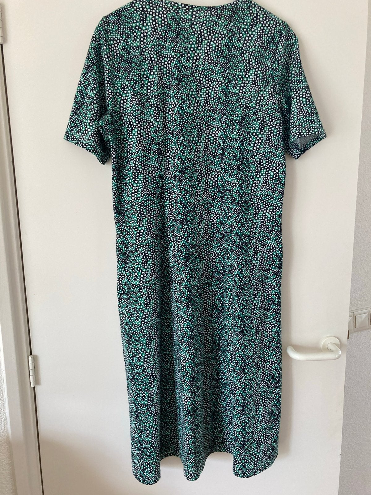 Zomerse jurk met stippenprint en praktische zakken, Maat 38/40 (M), Ophalen of Verzenden, Zo goed als nieuw, Onder de knie