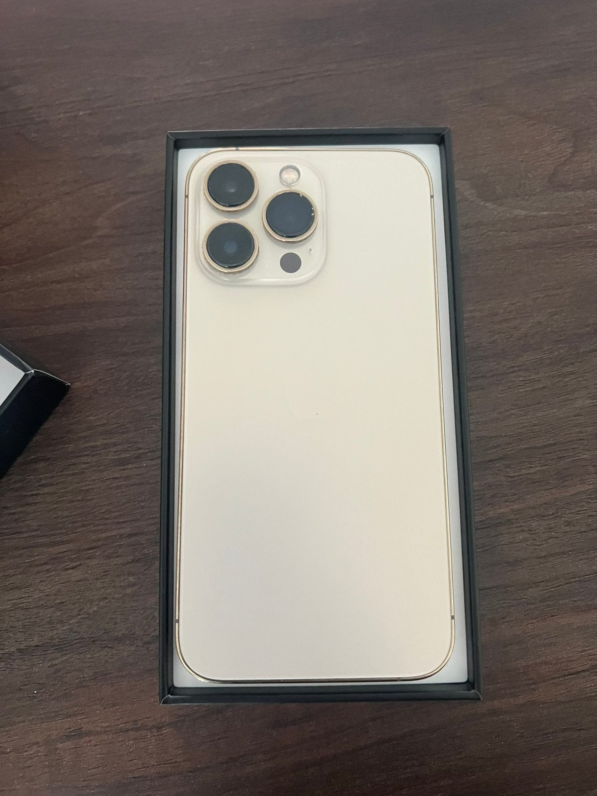 Iphone 13 pro 128gb goud met lader, Telecommunicatie, Mobiele telefoons | Apple iPhone, 128 GB, Ophalen of Verzenden, Zo goed als nieuw