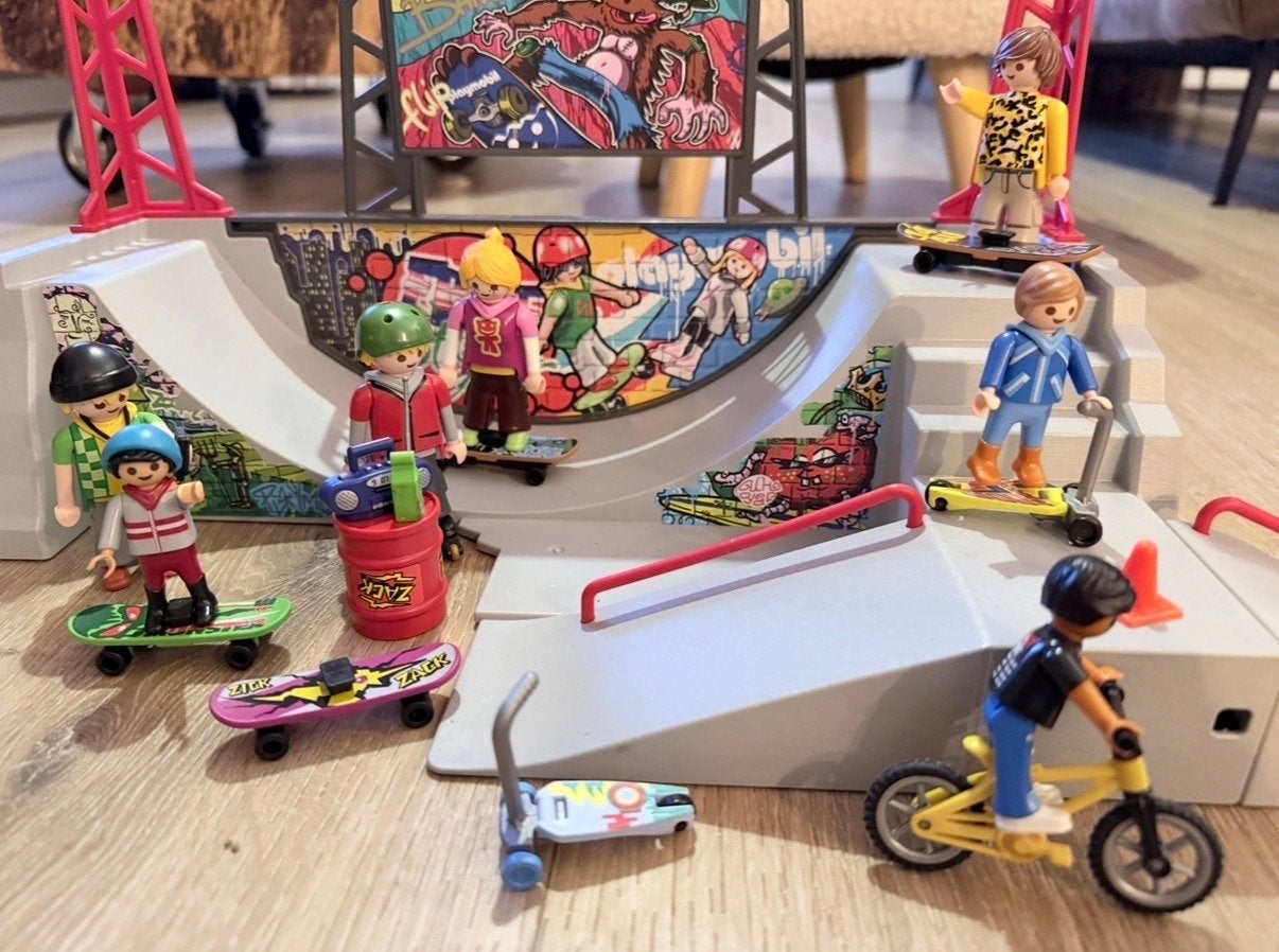 Playmobil Skatepark 70168 met figuren en accessoires, Ophalen of Verzenden, Zo goed als nieuw, Jongen of Meisje