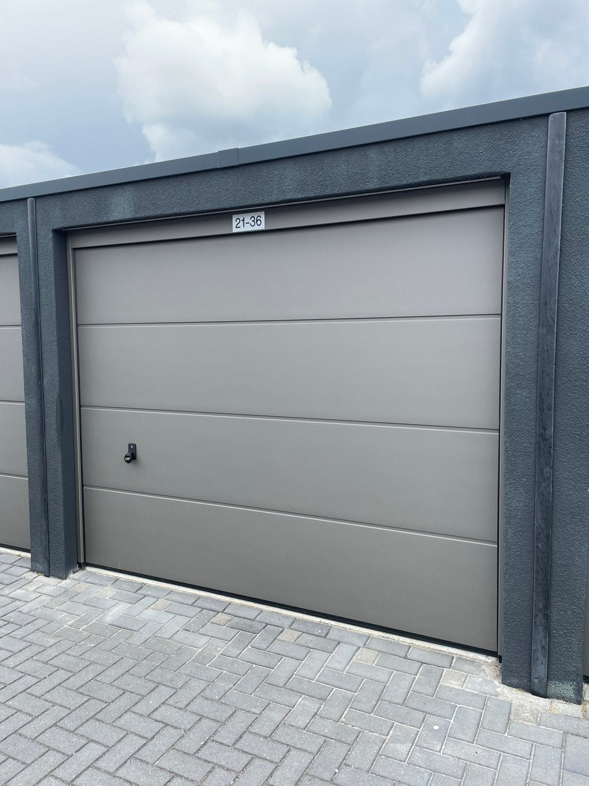 Bedrijfsruimte Garagebox 21m2 Stalling te Huur Groningen, Huizen en Kamers, Groningen