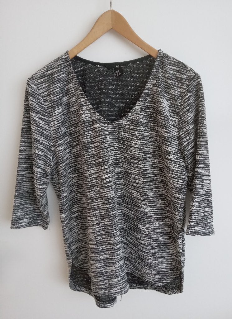 H&M zwart-wit shirt, maat M/L, Kleding | Dames, H&M, Verzenden, Zo goed als nieuw, Angelschoice@gmail.com