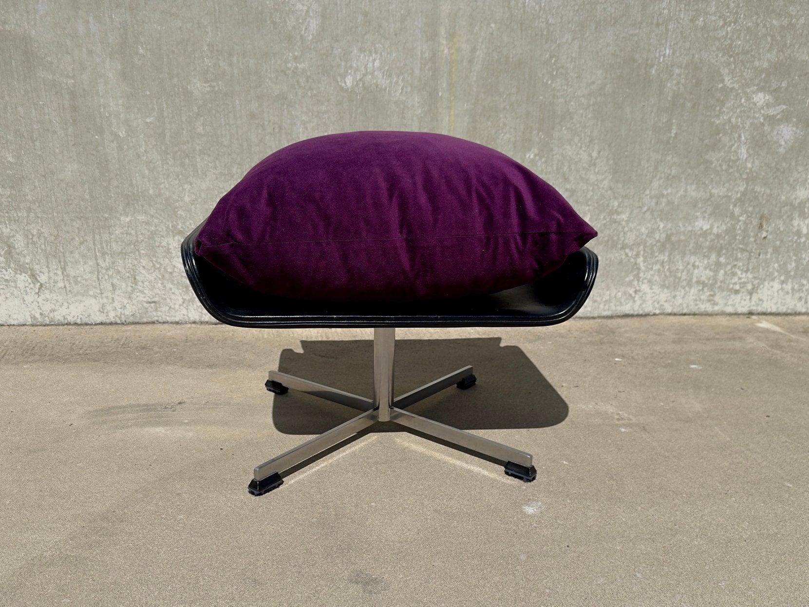 1 of 2 kussens FLUWEEL FLEXFORM PAARS 55 X 55 cm design, Overige merken, |, Paars, Vierkant