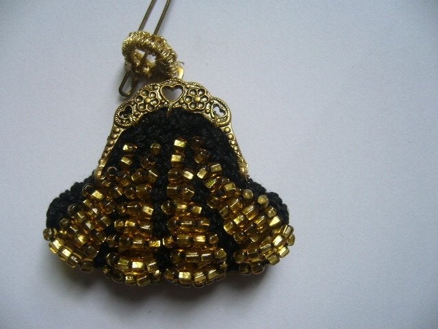LEUKE VINTAGE BROCHE OF KETTINGHANGER TASJE, Verzenden, Overige materialen, Broche
