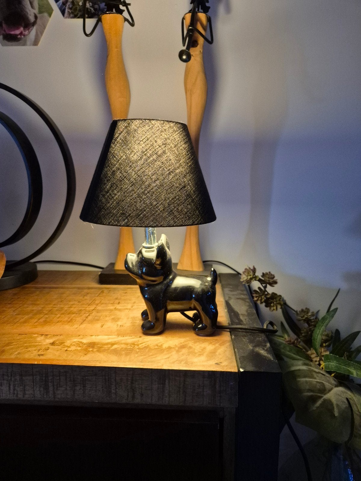 Zwarte tafellamp in de vorm van een hondje, Gebruikt, Textiel, Met kap, Ophalen of Verzenden