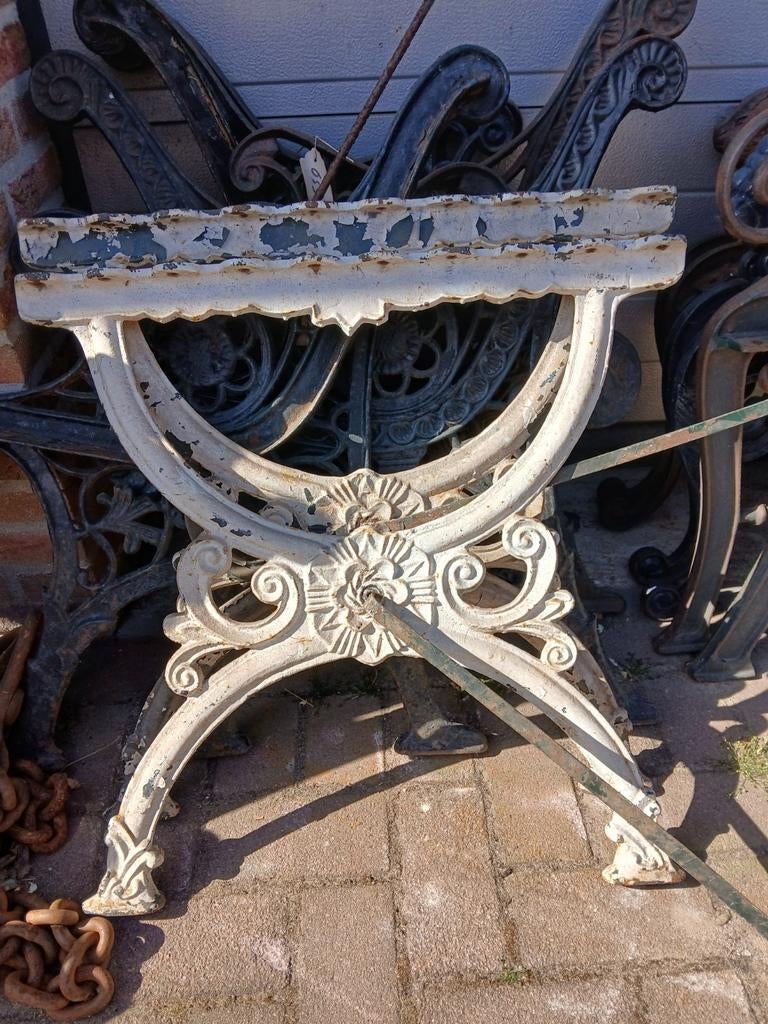 Gietijzeren onderstel tuintafel, Ophalen, Rond, Metaal