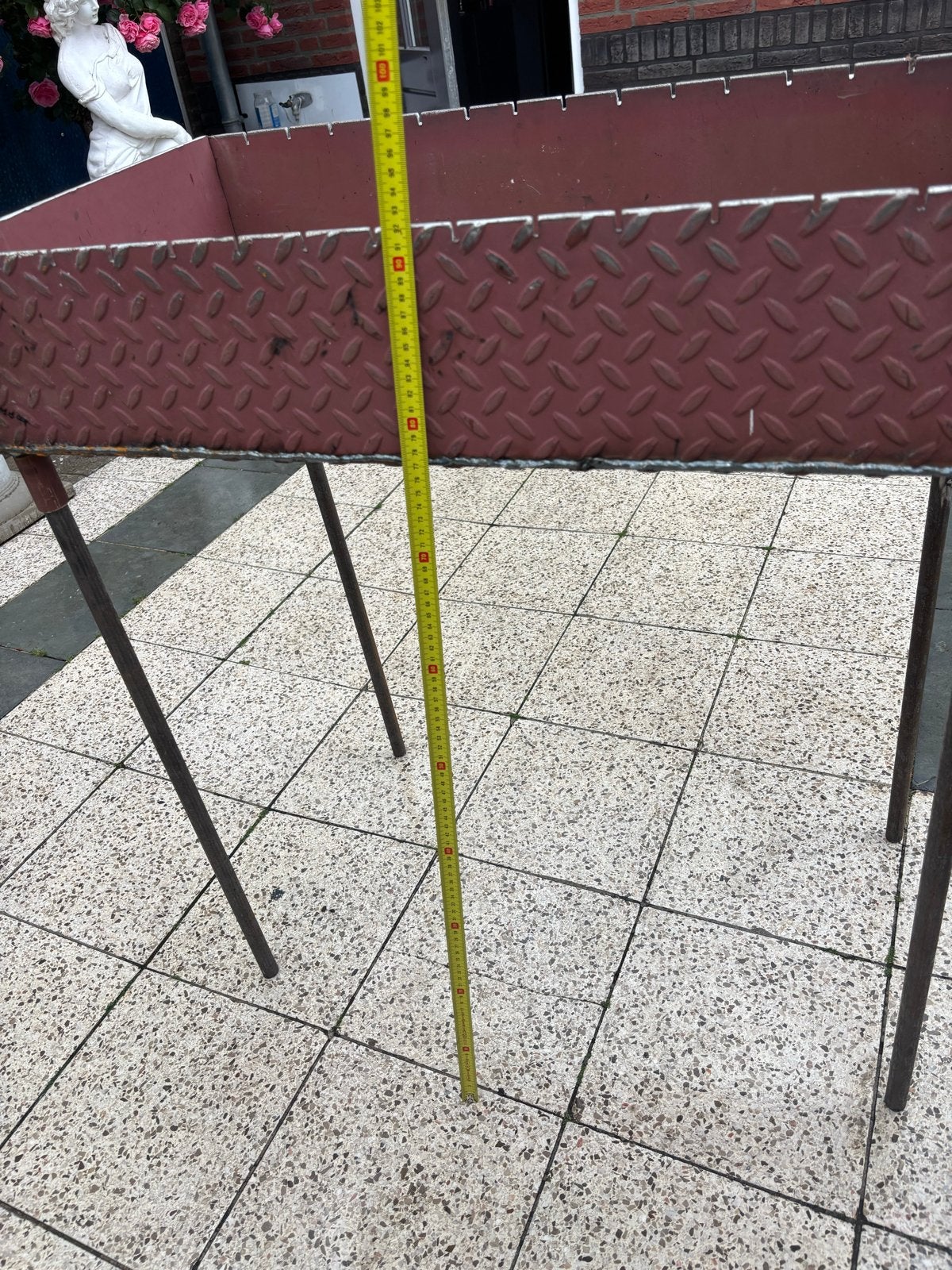 Stevige zelfgemaakte barbecue, Ophalen, Gebruikt