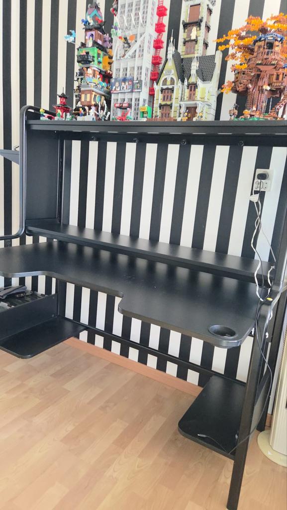 IKEA FREDDE Gaming bureau - Zwart, met opbergruimte, Ophalen, Zo goed als nieuw, Zwart, Eén