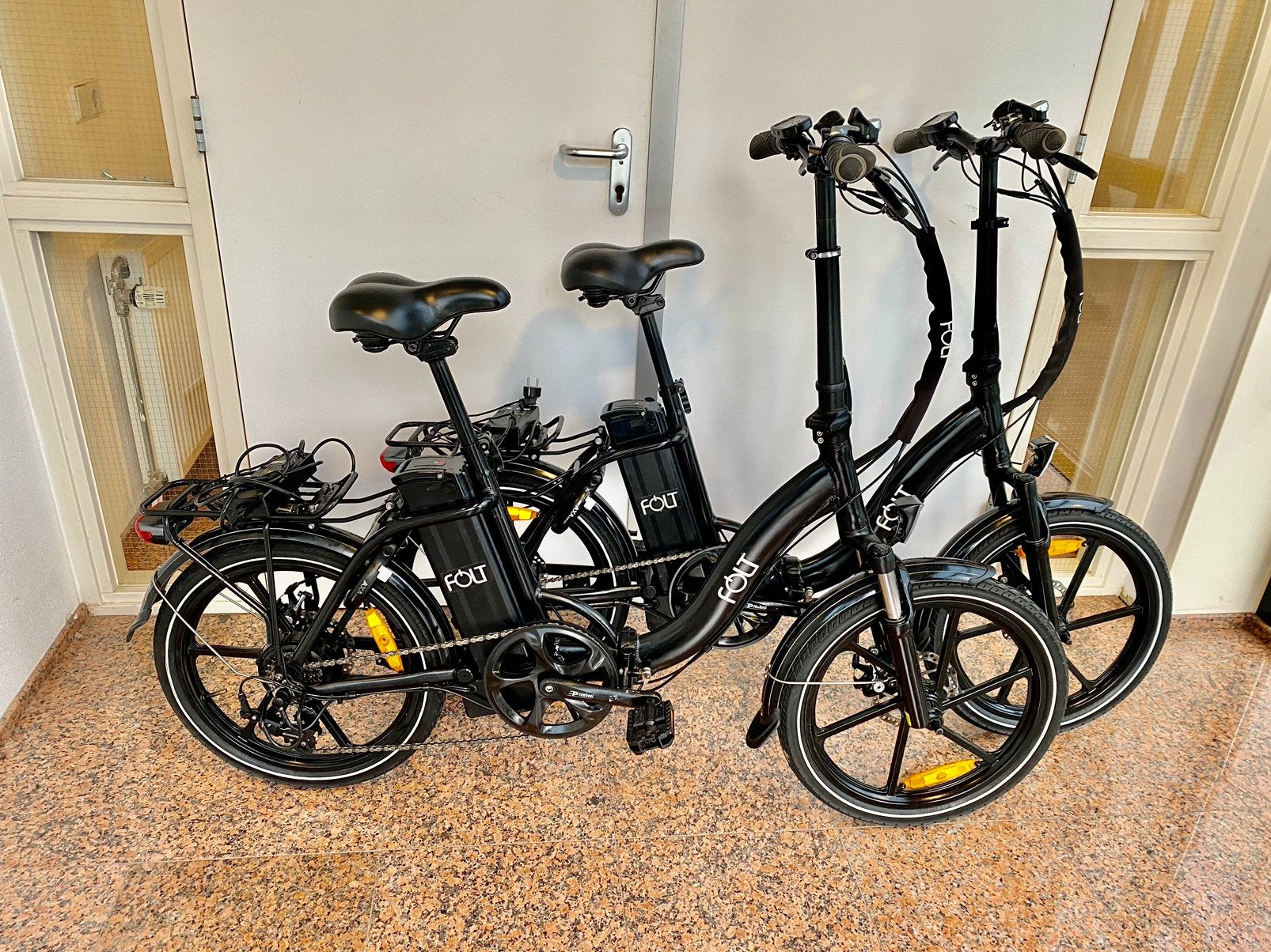 TE KOOP: Twee FOLT Elektrische Vouwfietsen – Voyage / 200-L, Versnellingen, Zo goed als nieuw, Schijfrem, Ophalen
