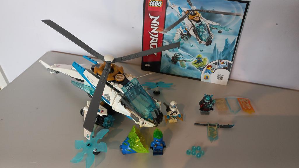 lego ninjago 70673 Shuricopter met bouwboek en poppetjes, Compleet, Lego, Ophalen of Verzenden, Zo goed als nieuw