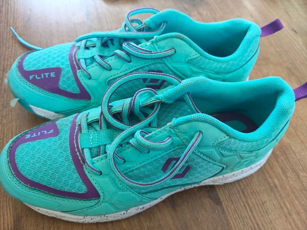 Hockeyschoenen maat 36/37 - Brabo Flite (zo goed als nieuw), Ophalen of Verzenden, Zo goed als nieuw, Schoenen