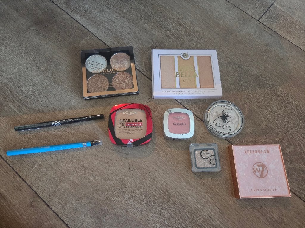 Nieuwe, ongeopende makeup, Ophalen of Verzenden, Nieuw, Overige kleuren, Gehele gezicht