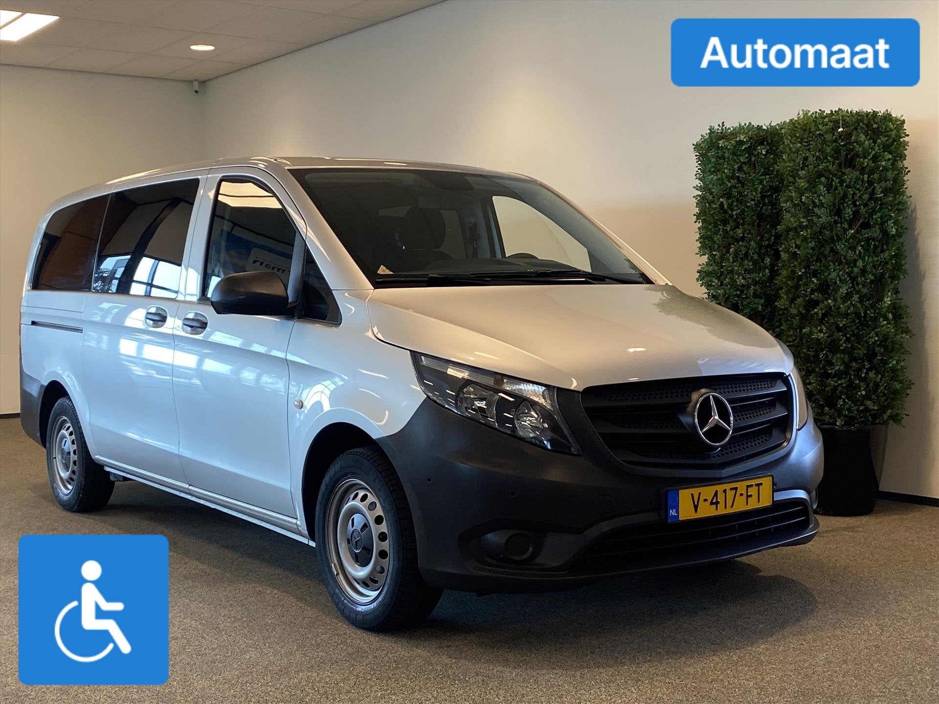 Mercedes-Benz Vito L2H1 Rolstoelbus Automaat Rolstoel Voorin, Auto's, Bestelauto's, Automaat, 12 maanden, Gebruikt, 4 cilinders