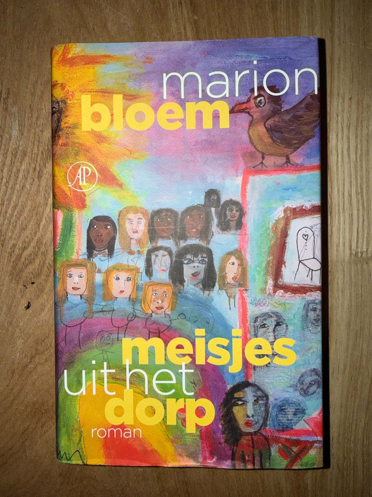 Marion Bloem - Meisjes uit het dorp (Roman), Ophalen of Verzenden, Gelezen, Nederland
