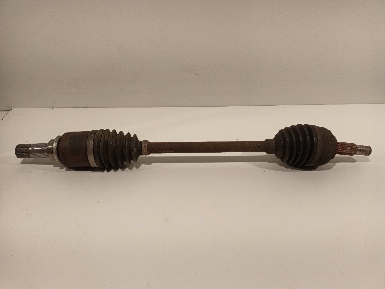 Aandrijfas links voor Renault Clio, Onderdelen@venauto.nl, Van der Ven Autorecycling B.V., Gebruikt, Ettenseweg 76, 4706 PB Roosendaal, The Netherlands