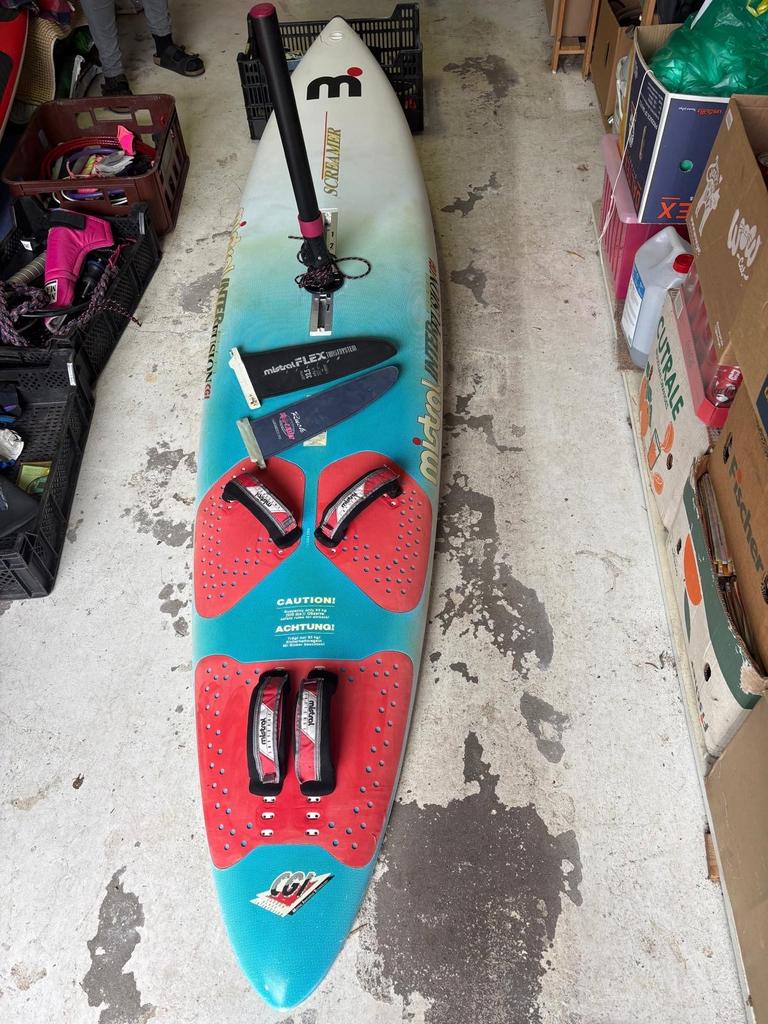 Windsurfplank Mistral Screamer & F2 Axxis 258 met zeilen, Watersport en Boten, Windsurfen, Ophalen, Gebruikt, 5 tot 6.5 m², Complete set