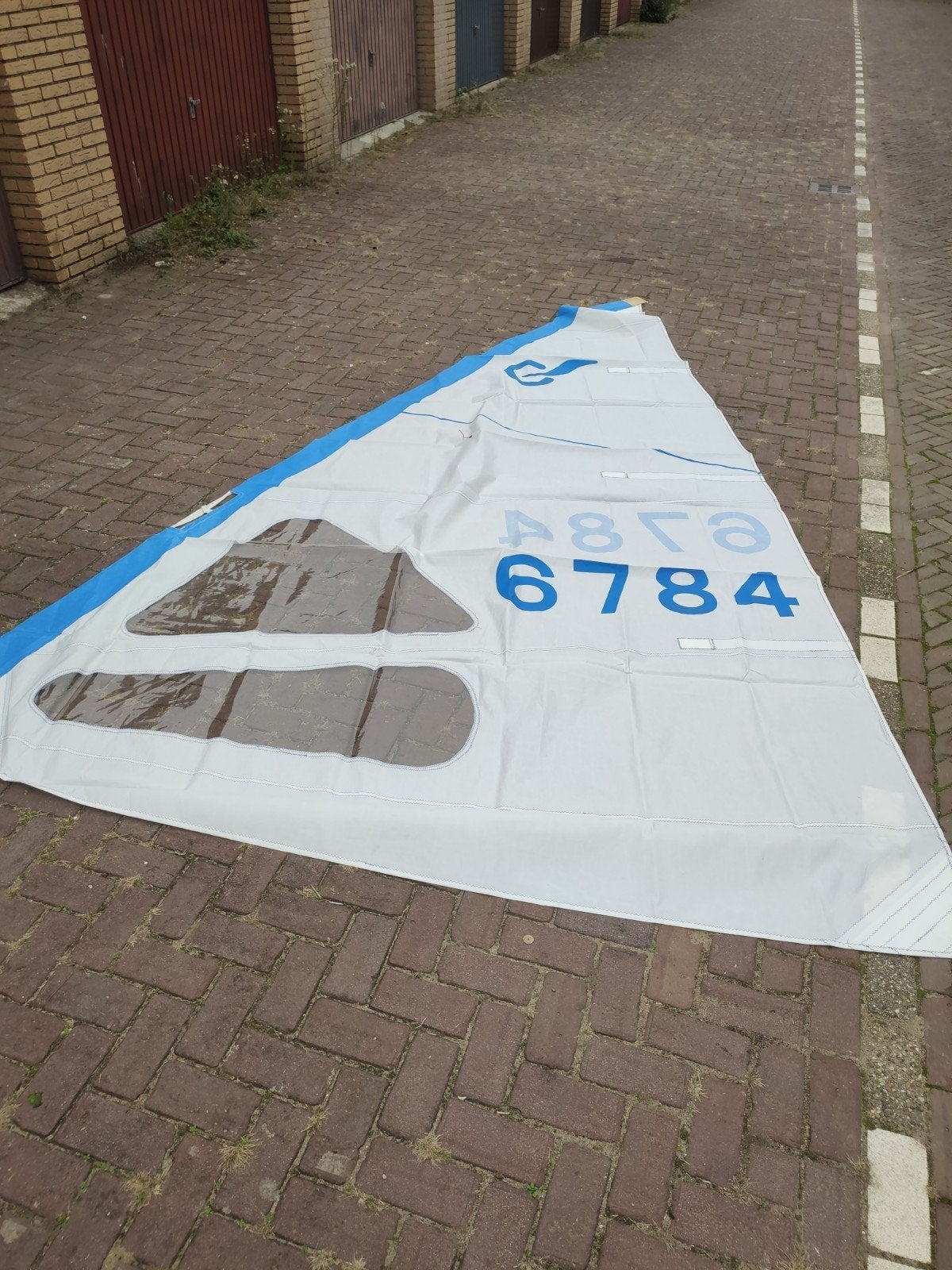 old school surfzeil, Met zeil(en), 6.5 m² tot 8 m², Ophalen of Verzenden, Zo goed als nieuw