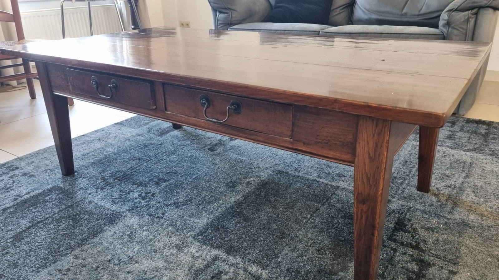 Antieke houten salontafel met lades, 50 – 75, Gebruikt, 100 tot 150 cm, Klassiek, Antiek