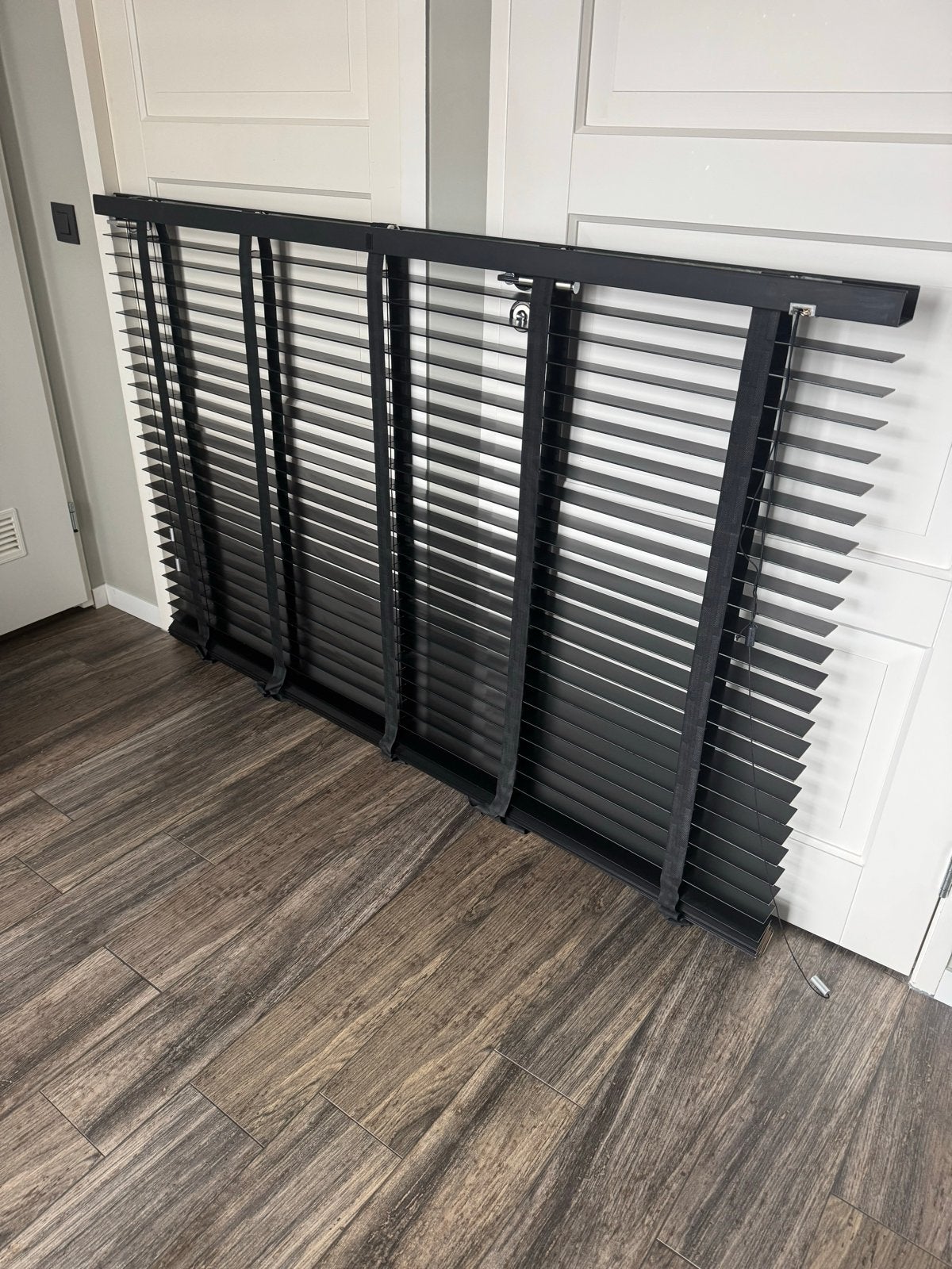 Sunwood Houten Jaloezie met Ladderband - Zwart (1735x1490mm), Ophalen, Jaloezie, Overige merken, Zwart